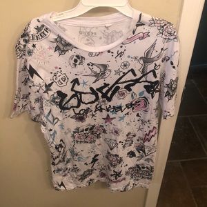 guess tshirt
